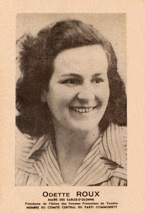 Iconographie - Odette Roux, maire lors d'une cérémonie