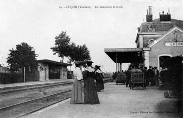 Iconographie - En attendant le train