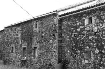 Iconographie - Bâtiment ancien au Temple Merlet