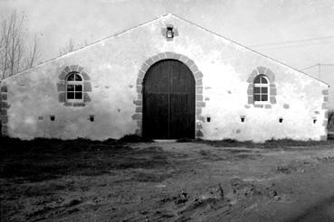 Iconographie - Façade de la grange-étable du Vasais après restauration