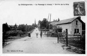 Iconographie - Le passage à niveau - L'entrée de la ville