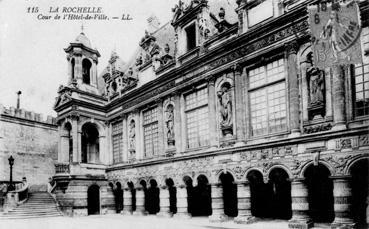 Iconographie - Cour de l'Hôtel de Ville