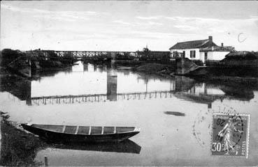 Iconographie - Passerelle de Bazouin sur la Sèvre-Niortaise