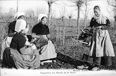 Iconographie - Paysannes des marais de la Sèvre