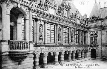 Iconographie - L'Hôtel de Ville - La cour