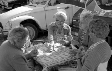 Iconographie - Femmes jouant aux cartes