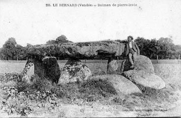 Iconographie - Dolmen de Pierre-Levée