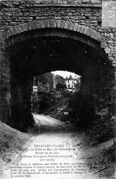 Iconographie - Château de Gilles de Rais, ruines du donjon