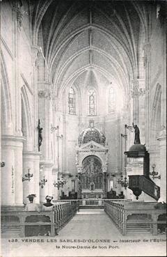 Iconographie - Intérieur de l'église Notre-Dame du Bon Port