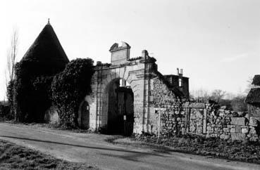 Iconographie - La Grand-Cour, L'entrée