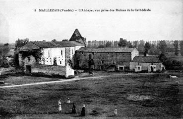 Iconographie - L'Abbaye, vue prise des ruines de la cathédrale