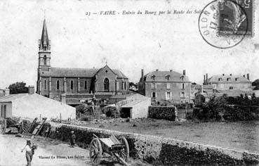 Iconographie - Entrée du bourg par la route des Sables