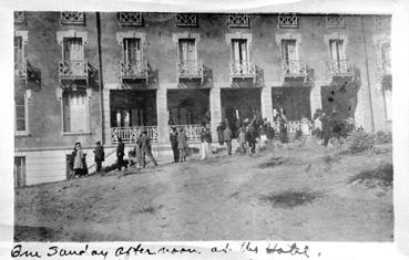 Iconographie - Fête nationale américaine à l'Hôtel de la Plage