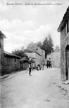 Iconographie - Route de Mouilleron-en-Pareds et l'église