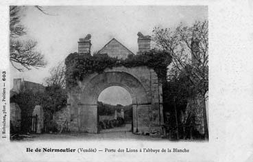 Iconographie - Porte des Lions à l'abbaye de la Blanche