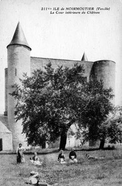 Iconographie - La cour intérieure du château