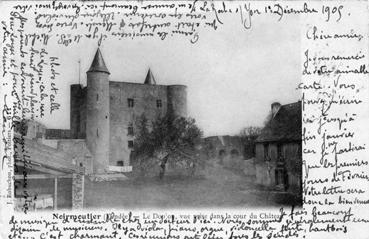 Iconographie - Le donjon, vue prise dans la cour du château