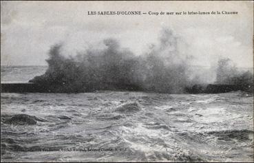 Iconographie - Coup de mer sur le brise-lames de la Chaume