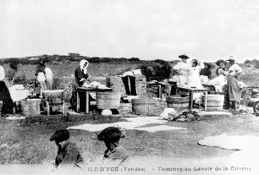 Iconographie - Femmes au lavoir de la citerne