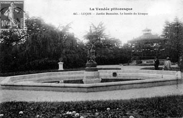 Iconographie - Jardin Dumaine - Le bassin du kiosque