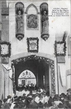 Iconographie - Sacre de Mgr Mignen - L'entrée du grand Séminaire