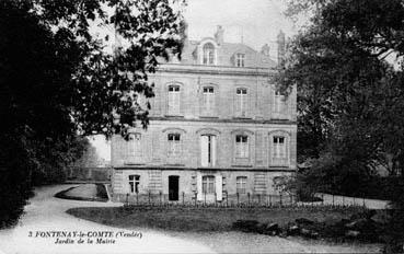 Iconographie - Jardin de la mairie