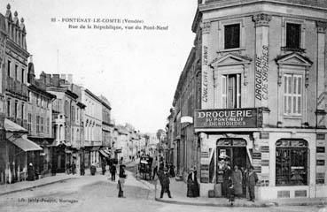 Iconographie - Rue de la  République, vue du Pont-Neuf