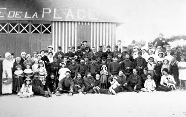 Iconographie - Soldats en convalescence au Café de la Plage