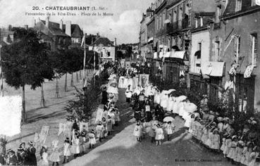 Iconographie - Procession de la Fête-Dieu - Place de la Motte