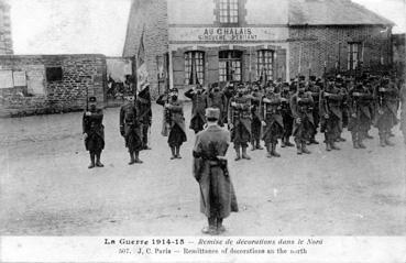 Iconographie - La guerre de 1914-15 - Remise de décoration dans le Nord