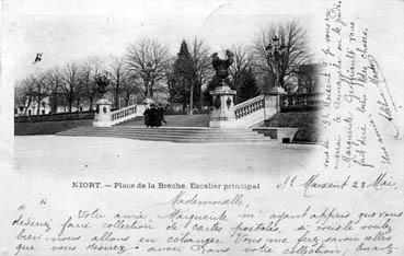 Iconographie - Place de la Brèche - Escalier principal