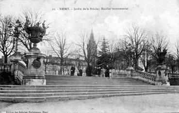 Iconographie - Jardin de la Brèche - Escalier monumental