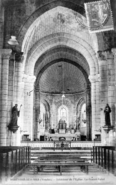 Iconographie - L'intérieur de l'église. Le Grand Autel