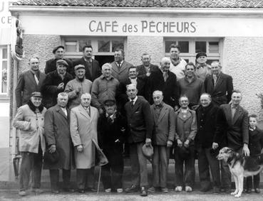 Iconographie - Passay, les pêcheurs devant le Café des Pêcheurs