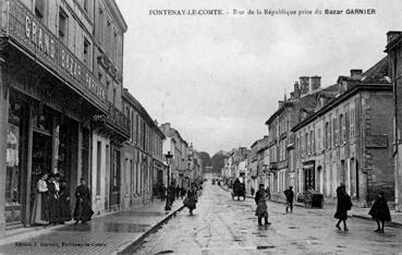 Iconographie - Rue de la République prise du Bazar Garnier