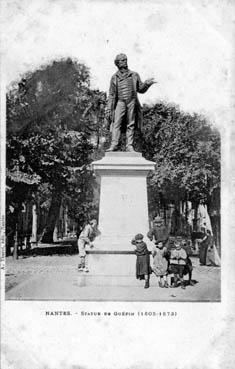 Iconographie - Statue de Guépin (1805-1873)