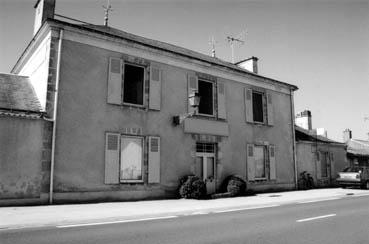 Iconographie - Maison noble, route de la Roche