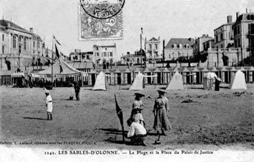 Iconographie - La plage et la place du palais de justice