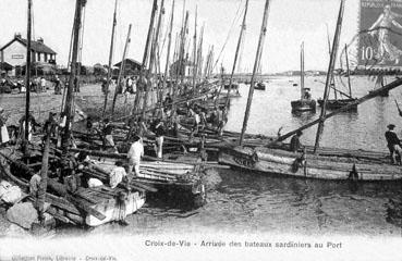 Iconographie - Arrivée des bateaux sardiniers au port