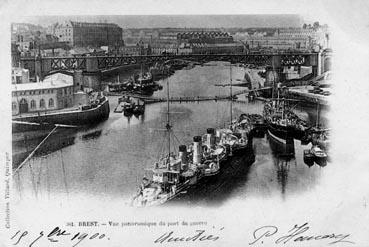 Iconographie - Vue panoramique du port de guerre