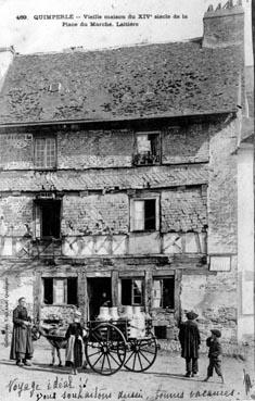 Iconographie - Vieille maisons du XIVe siècle de la place du marché