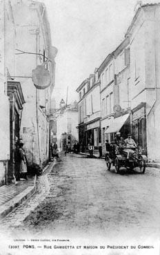 Iconographie - Rue Gambetta et maison du Président du Conseil