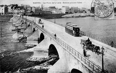 Iconographie - Les ponts de la Loire - Bateaux pêchant l'alose