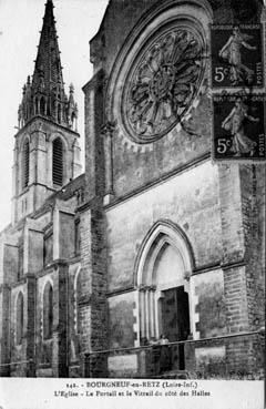 Iconographie - L'église - Le portail et le vitrail du côté des halles