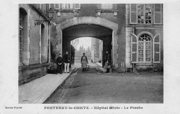 Iconographie - Hôpital Mixte - Le porche