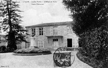 Iconographie - Jardin Public - L'Hôtel de Ville - Buste Dumaine