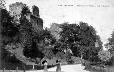 Iconographie - Les ruines du château, côté de la rivière