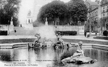 Iconographie - Place de la Duchesse-Anne - La fontaine