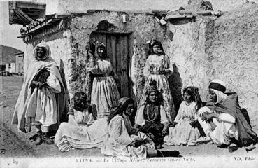 Iconographie - Le village nègre, femmes Ouled-Naïl