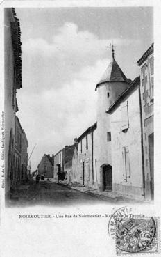 Iconographie - Une rue de Noirmoutier - Maison de la Tourelle